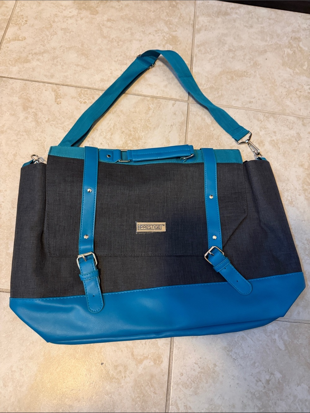 CRG Prestige Laptop Messenger Bag